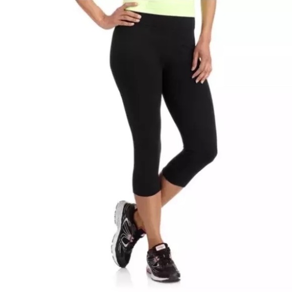 Danskin Now Women's Dri-More Capri Core Fitted Cropped Leggings Black Small - Picture 1 of 5